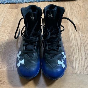 Under Armour youth football cleats 5.5